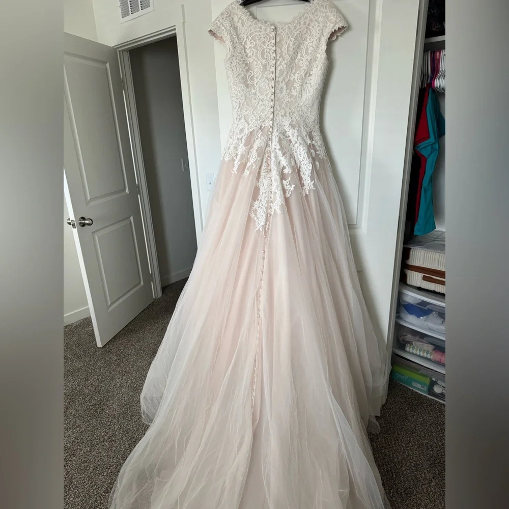 Allure Bridal Dakota size 8 - Picture 2 of 7